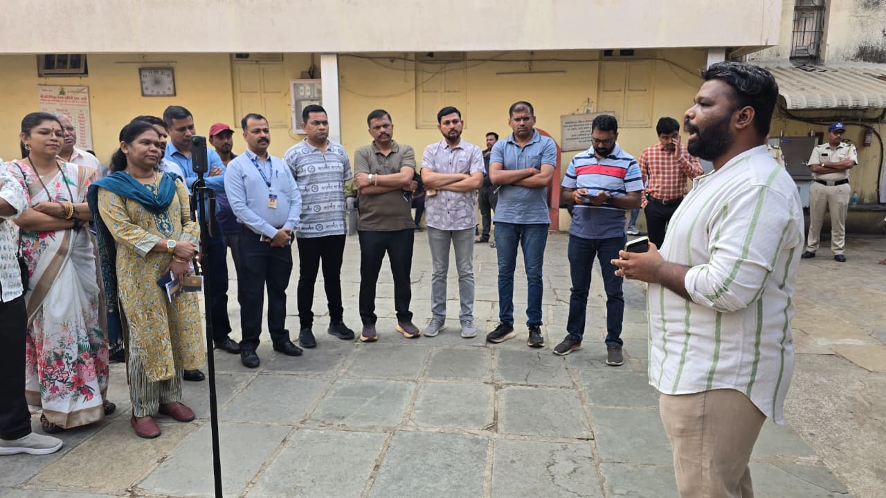 ठाणे जिल्हाधिकारी कार्यालयाचा अनोखा 'हेरिटेज वॉक'