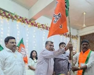 डोंबिवलीतील ठाकरे गटाच्या शहरप्रमुखाचा भाजपमध्ये प्रवेश